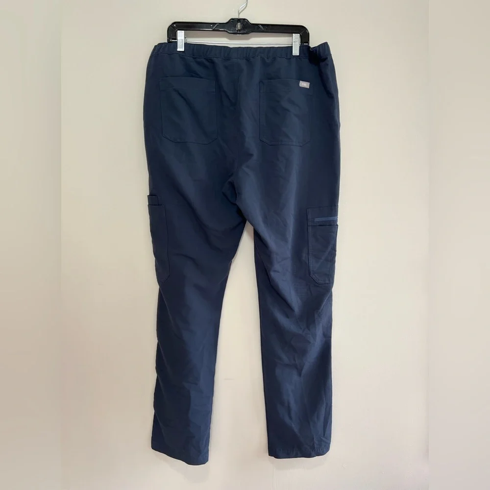 FIGS Men’s Cairo Cargo Straight Leg Scrub Pants RARE Dusty Blue PO# 2359, XL